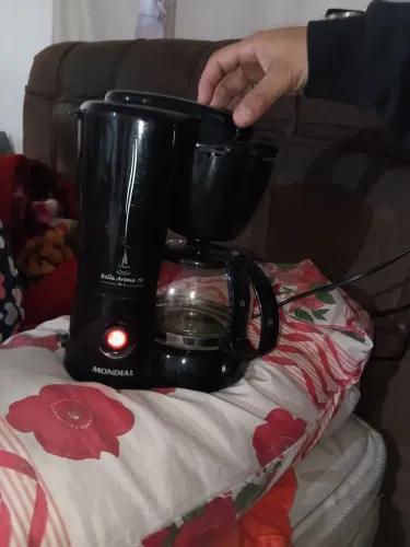 Vendo cafeteira semi nova funcionando perfeitamente
