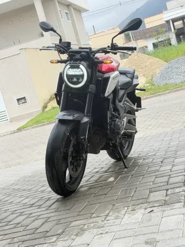 CB650R 2023/2024 - 13500KM rodados