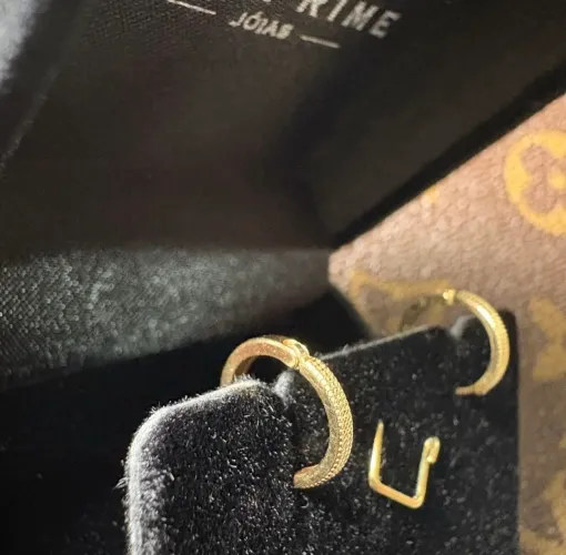 Brinco argola ouro 18k pequena