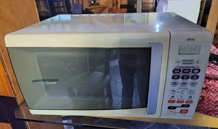 Micro-ondas BRASTEMP 30ltrs funcionando perfeitamente