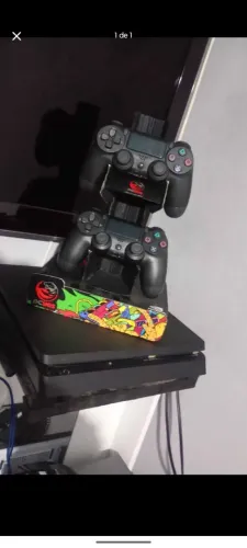 Vendo PS4 2 controle LS e 5 jogos de mídia