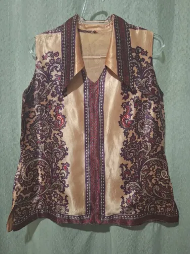 Blusa Estampada em Cetim TAMANHO P - EM BANGU, RJ