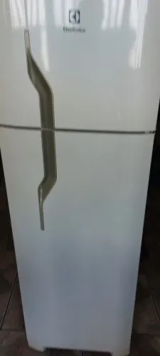 Geladeira Electrolux 260 litros 127w