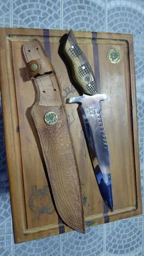 Tábua de corte e faca artesanal churrasco