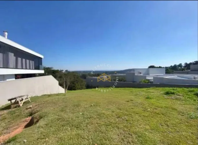TERRENO À VENDA, 750 M² NO PORTAL DO LAGO NA CIDADE DE - VALINHOS/SP