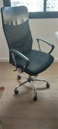 Cadeira de escritório giratória