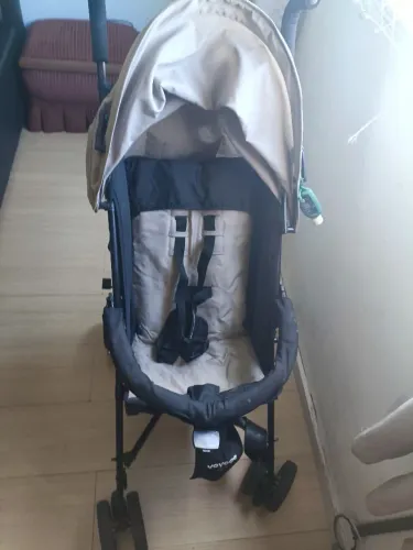 Carrinho de bebê dobrável Voyage . HOJE