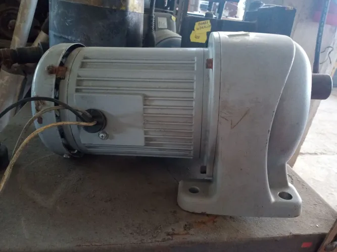 Motor elétrico industrial