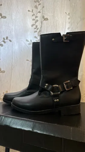 Bota Domidona Feminina com Fivelas Cano Médio Zíper Lateral NOVA - SEM USO