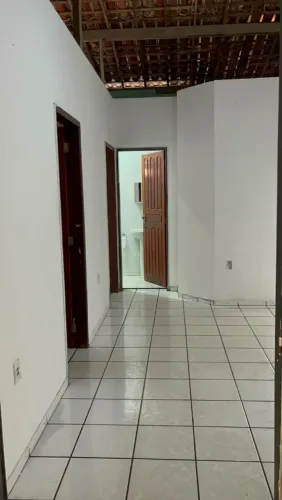 ALUGA-SE CASA NO CLETO