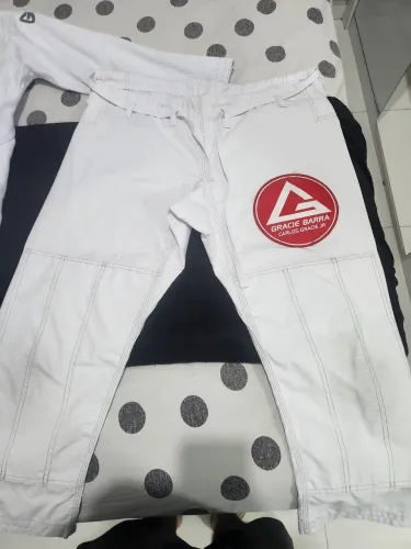 Vende-se Kimono Gracie Barra Tamanho A1!
