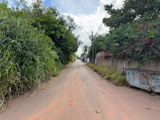 LOTE TOP MURADO 450 METROS CONDOMÍNIO PEQUENO COM 11 CASA