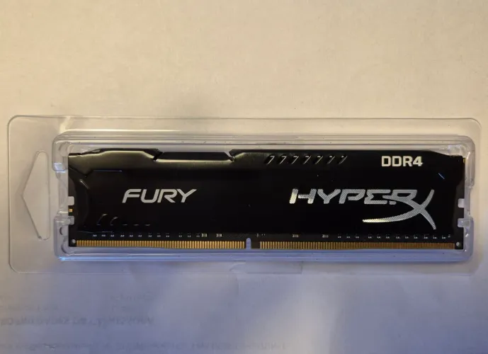 Memória Kingston Fury Hyperx DDR4, 16 GB, 3200 mHz nova