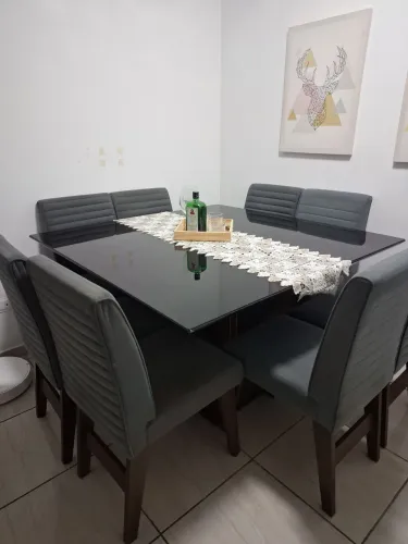 Mesa de jantar com 8 cadeiras ( aceito cartão)