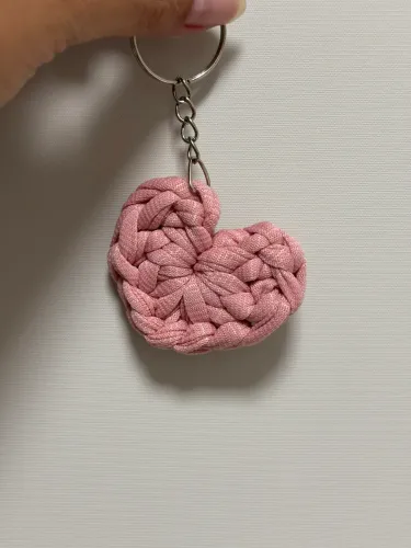 Lembrancinha Artesanal - Chaveiro coração fio de malha