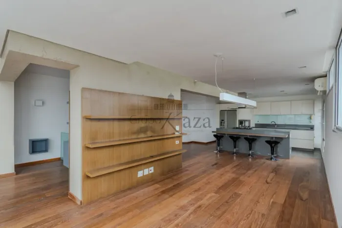 Apartamento - Itaim Bibi - 3 Dormitórios - 260m²