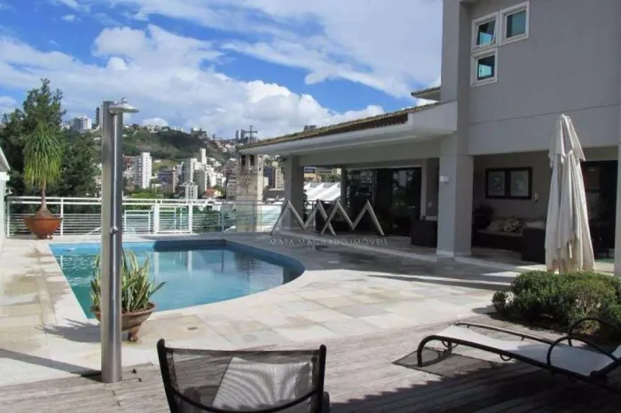 Casa à Venda no Bairro São Bento | 756 m² - 5 quartos.
