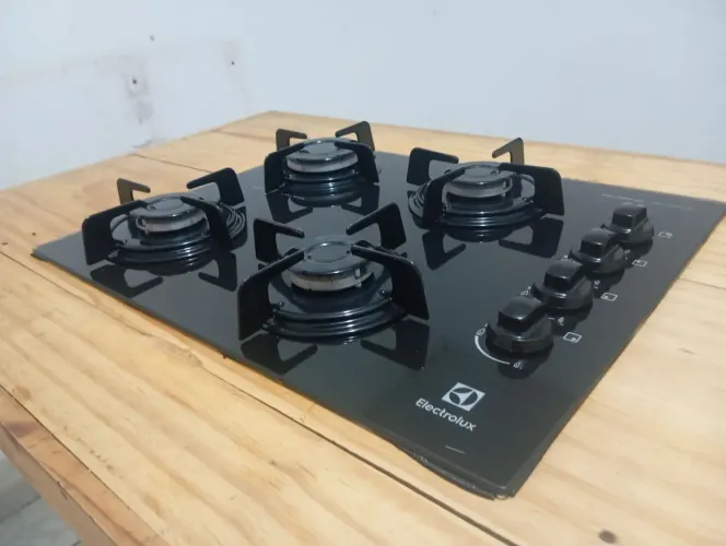 Cooktop Electrolux 4 Bocas + Base de Madeira