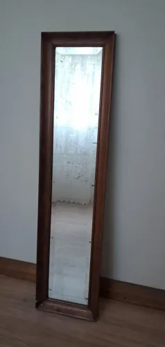 Espelho facetado antigo com moldura em madeira