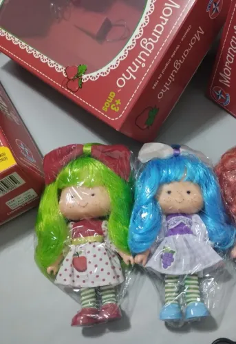 2 bonecas Turma da Moranguinho da Estrela- Maçãzinha e Uvinha - Novas