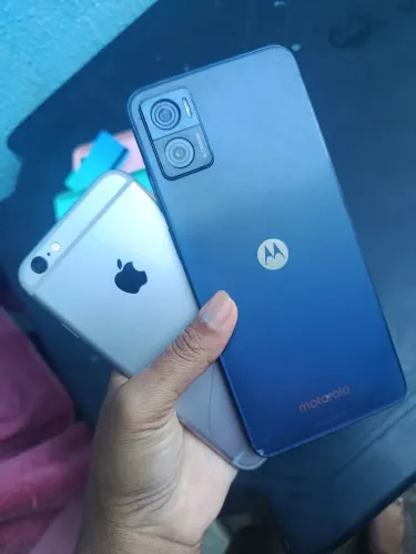 iPhone 6s e Moto E22