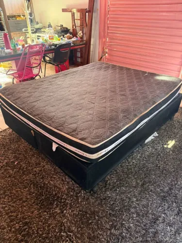 Cama box casal Quemm usada entrego