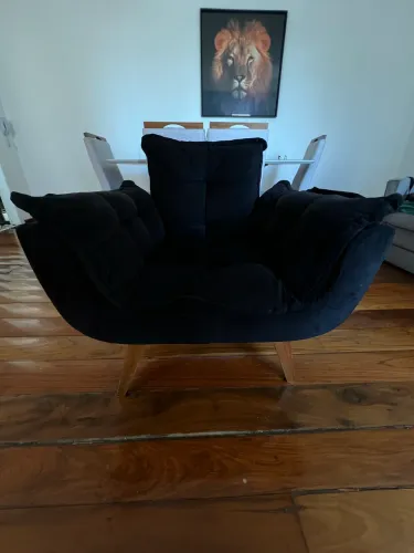 Poltronas Butterfly Pretas com Base Madeira - Jogo de 2 para salão de beleza e manicure