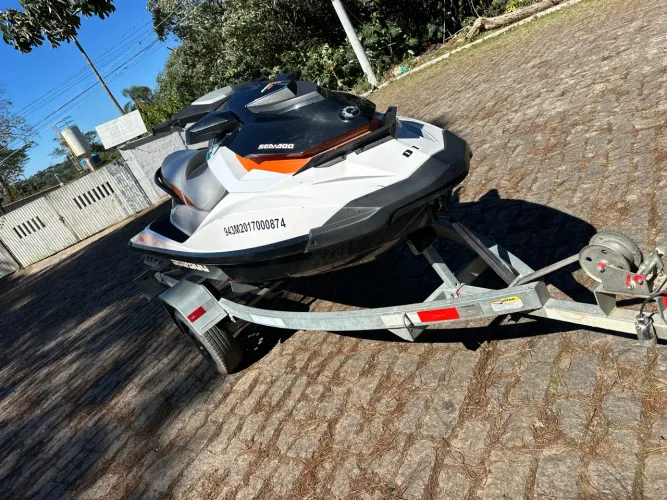 Jet ski Seadoo gti 130