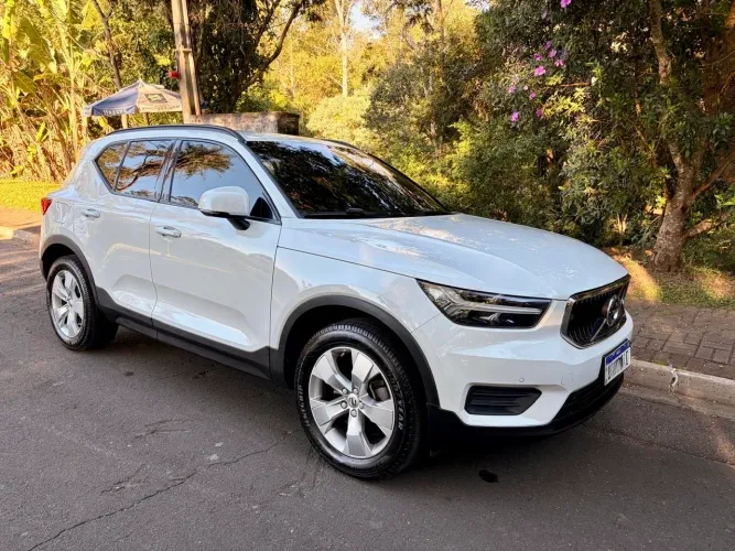Volvo XC40 T-4 2.0 190cv FWD 2020