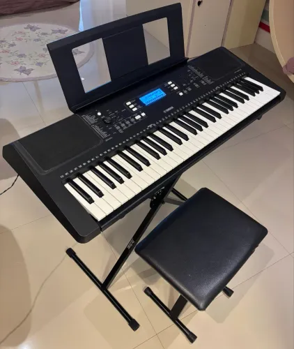 Piano YAMAHA PSR - E373 