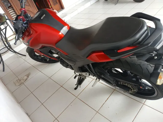 Vendo moto FZ15