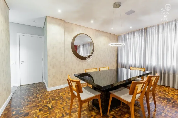 Apartamento no Edifício Santa Terezinha, 3 Quartos, 1 Vaga, Batel, Curitiba.