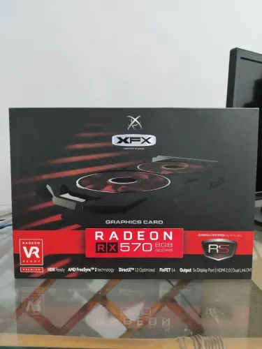 Placa de Vídeo RX570 8GB XFX com DEFEITO - Para conserto