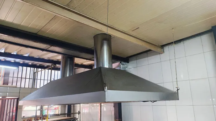 coifa industrial de inox, já vem com os motores funcionando perfeitamente.
