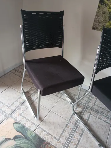 Vendo mesa com tampo de vidro fumê com 4 cadeiras,novo, *