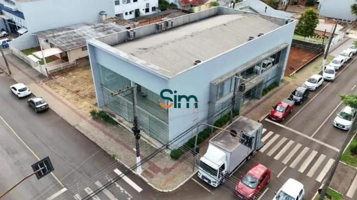 Sala Comercial para Alugar - Frente, Centro de Chapecó (562 m², 3 Banheiros)