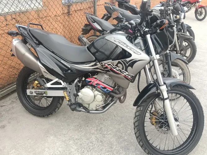 Falcon 2006 manual chave reserva