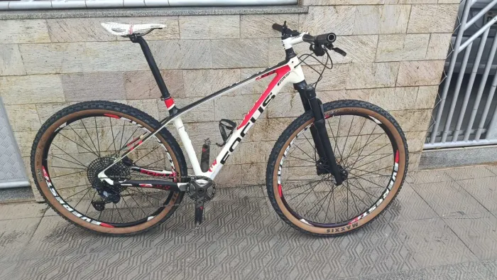 Bike Focus carbono
