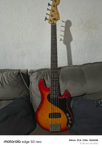 Baixo fender dimension 5 cordas 