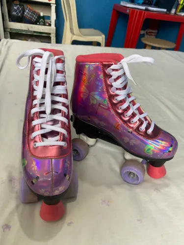 Patins semi novo
