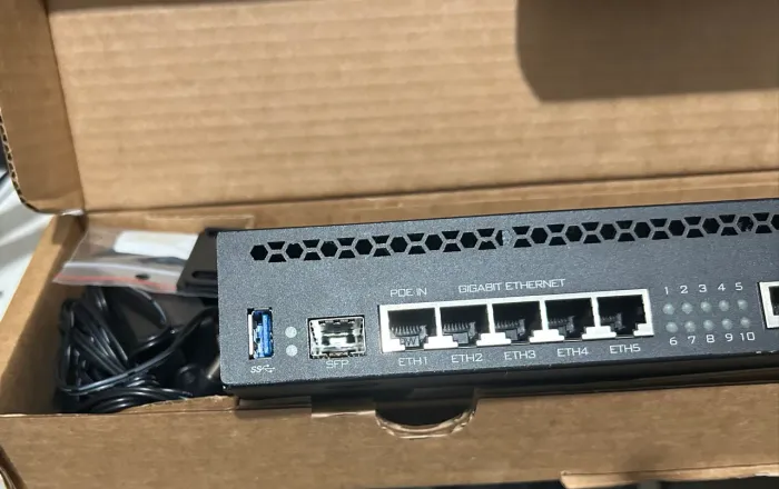 Vendo Mikrotik RB 3011