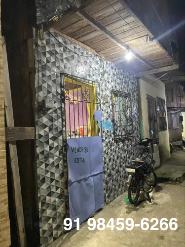 Vende-se casa no Barreiro próximo à rod. Arthur Bernardes