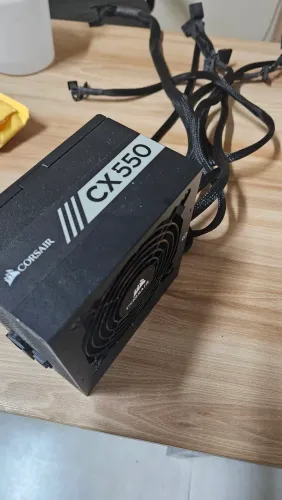 Fonte corsair 550w