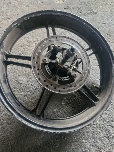Roda traseira da feizer em excelente estado