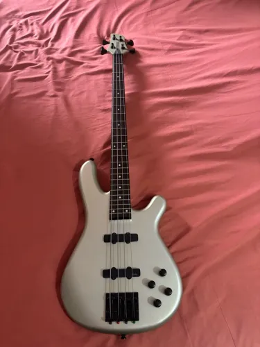 Baixo Fernandes Gravity 4 Deluxe Passivo Ativo Captação EMG + Case