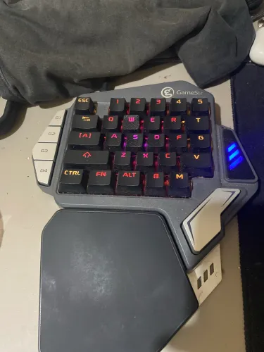 Teclado mecânico de uma mão 