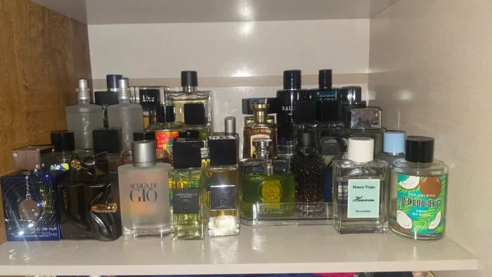 Perfumes à venda - coleção pessoal
