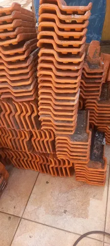 Telhas de barro R$ 1,20 cada