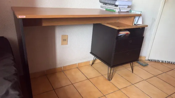 Escrivaninha Artany c/ Gaveteiro 2 Gavetas Pés de Ferro estilo Industrial