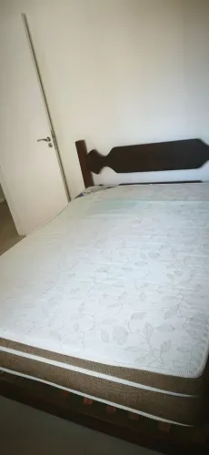 Vendo cama com colchão